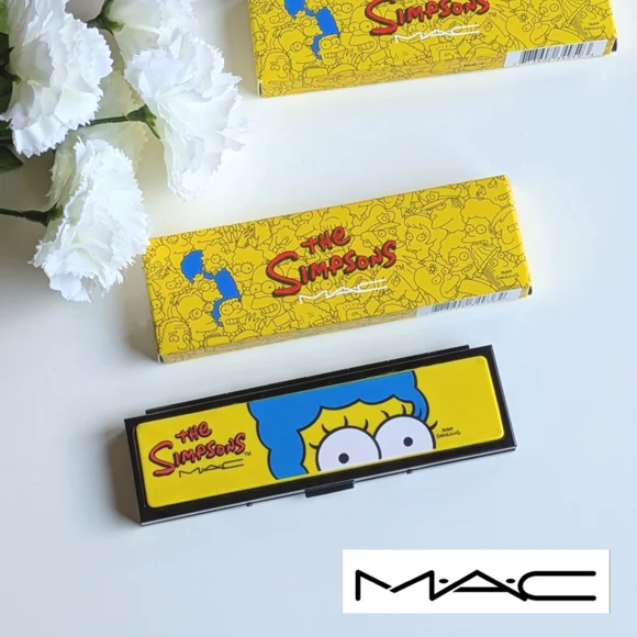 Limited Edition MAC The Simpsons That Trillion Doll Eyeshadow Palette- NIB NEW